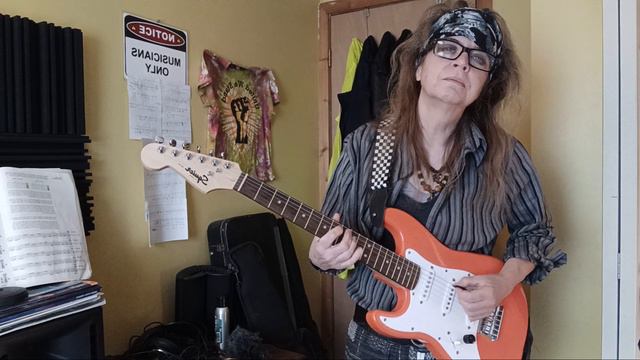Squier Mini Strat Demo - My Take on it as a Small-Handed Adult смотреть онлайн