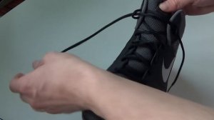 ВНИМАНИЕ! как правильно завязывать шнурки на кроссовках.