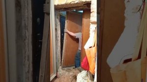 Демонтаж входной двери, производство СССР.