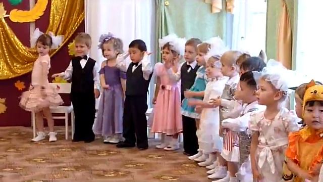 Осенний утренник Песня "Осень, осень к нам пришла" 2 младшая группа смотреть онлайн