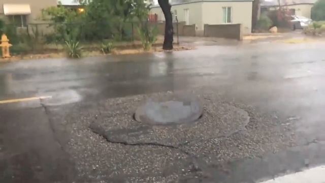 Канализационный люк в гетто смотреть онлайн