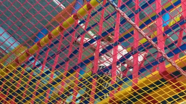 Алексис НЕ ХОЧЕТ УХОДИТЬ ОТСЮДА!! Снова СУМАСШЕДШИЙ ДЕНЬ в Парке Развлечений! смотреть онлайн