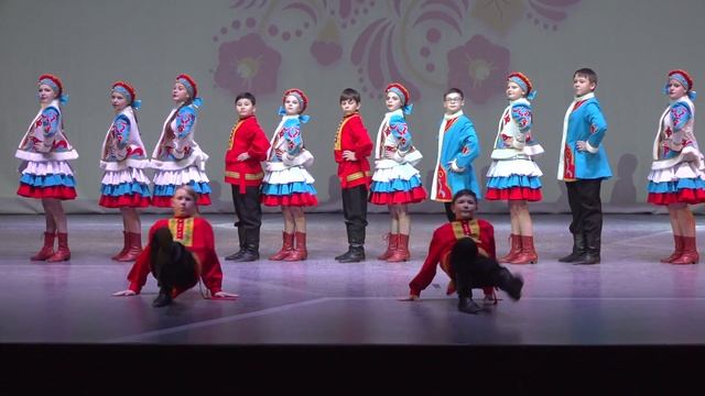 Образцовый коллектив "Ансамбль народного танца "Задоринка" - РНТ "Круговая плясовая" смотреть онлайн