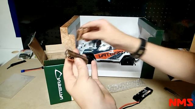 Vaterra Kalahari Unboxing смотреть онлайн