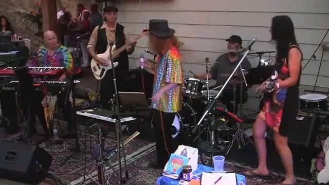 Land of 1000 Dances by Wilson Pickett performed by The Groovy Judy Band, San Francisco, CA смотреть онлайн