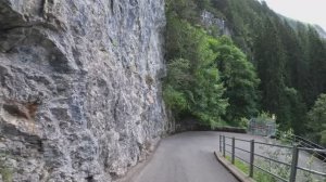 ! 28 % уклон горного серпантина, у кого Акрофобия - проходим мимо ! :)