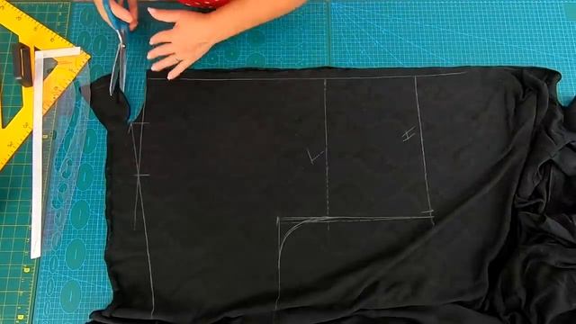 Оригинальная блуза без выкройки. Построение блузы всего по трем меркам.mp4