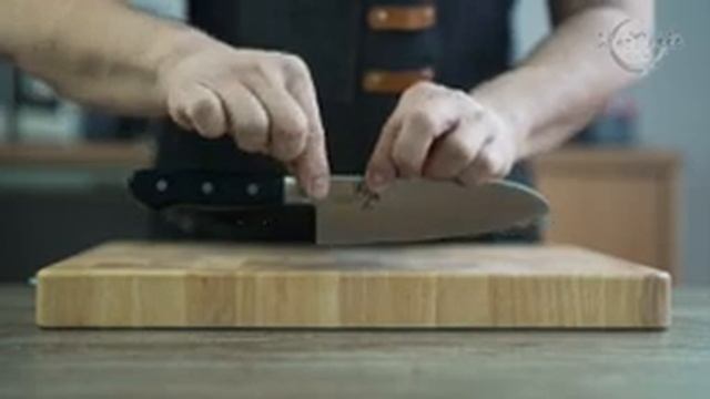 Kai Seki Magoroku Santoku Review - Imayo Series - 165mm смотреть онлайн