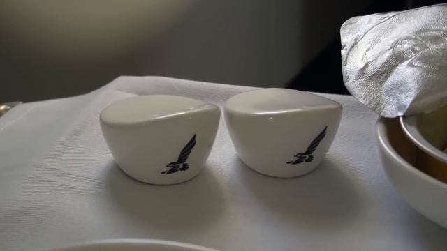 Review: GULF AIR's NEW A321LR NEO in FALCON GOLD CLASS! смотреть онлайн