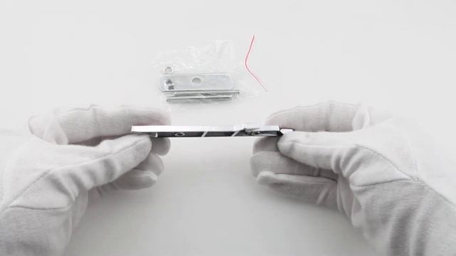 Эмблема на решетку SRT универсальная красная смотреть онлайн