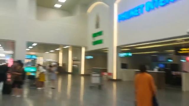 Phuket International Airport (HKT) Про аэропорт Пхукета, первые эмоции и цена перекуса смотреть онлайн