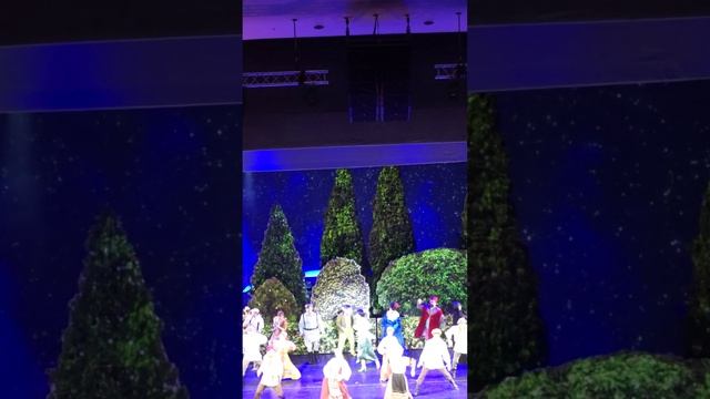 PROSTO DERKO - ЖИЗНЬ. МГАТ РУССКАЯ ПЕСНЯ - МУЗЫКАЛЬНАЯ КОМЕДИЯ «ЗА ДВУМЯ ЗАЙЦАМИ» смотреть онлайн