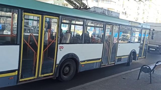Троллейбус в Бухаресте смотреть онлайн
