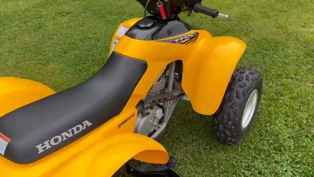 2005 Honda TRX300ex fourtrax Walk around running video смотреть онлайн