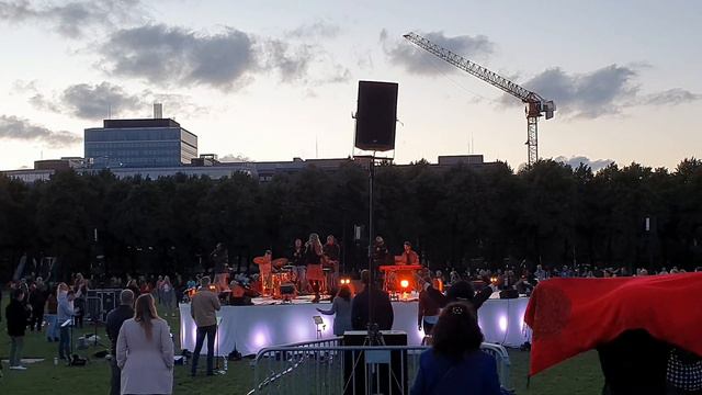 Waymaker and The Blessing (dutch cover) live @ malieveld смотреть онлайн