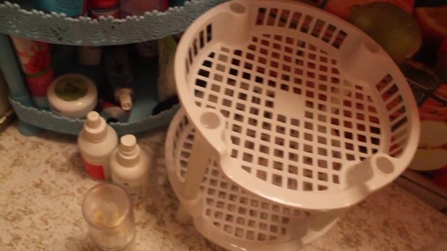 Разбираю косметику в ванной. Организация хранения