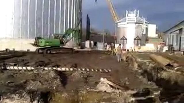 Вибро погружение двутавра для крепления котлована. г Рогатин Ивано-Франковская обл. 0957511798 смотреть онлайн