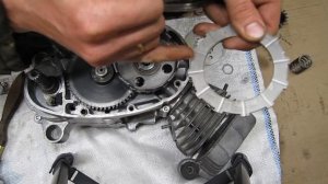 Сборка двигателя мопеда Карпаты переделанного с ручного на ножное переключение. Часть 3.