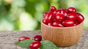 Что творит КИЗИЛ с организмом? Польза и вред кизила.