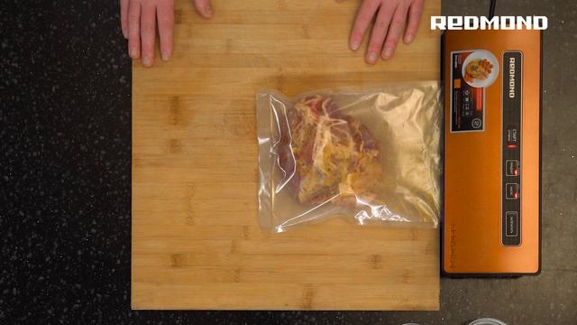 Свинина в горчичном соусе по технологии су-вид. Готовим в мультиварке REDMOND RMC-M902 смотреть онлайн