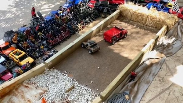 ACTION FIGURE VEHICLE OFF ROAD RACING