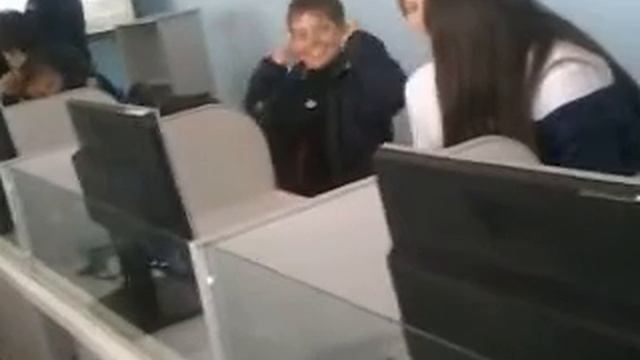 Ржачный прикол)))Приколы))) смотреть онлайн