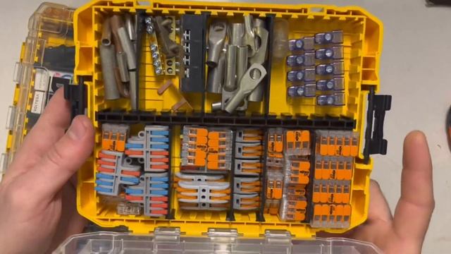 DeWALT Tough Case+ TOOL BOX . ОРГАНАЙЗЕР DeWALT 2190 смотреть онлайн