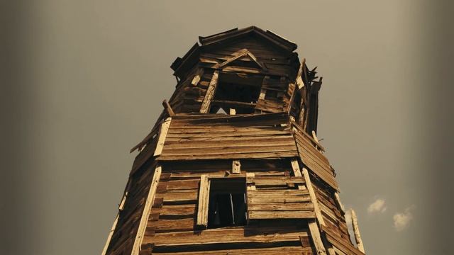 Старинная деревянная церковь Михаила Архангела, построена в 1871-ом без единого гвоздя. смотреть онлайн