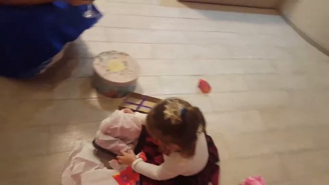 Подарки у Милены под елкой 2017 смотреть онлайн