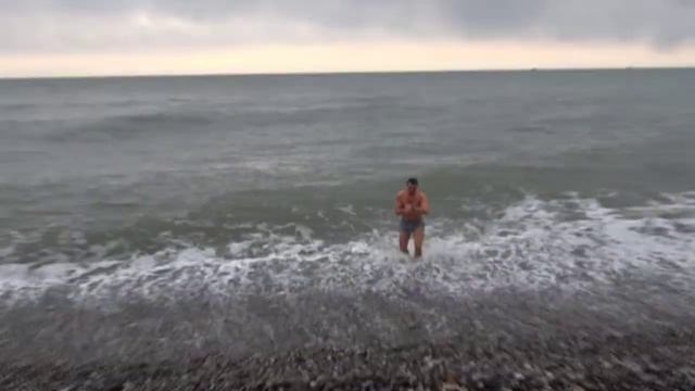 Ты в Аптеку ? А я купаться))) Сочи 12.02.2011.mpg смотреть онлайн