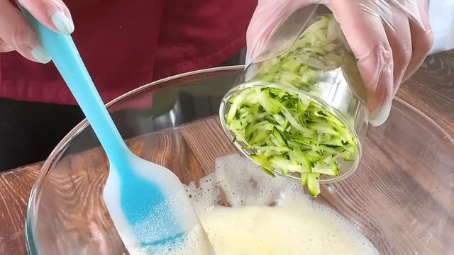 Хліб із цукіні/Zucchini Bread! Неочікувано смачно та просто!! смотреть онлайн