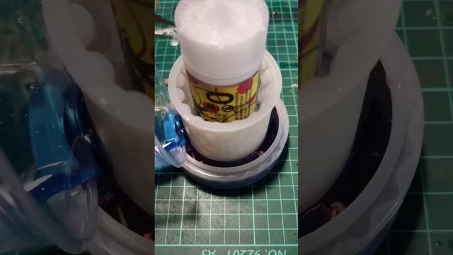 Сделал невероятную банку из эпоксидной смолы с космическими цветами #эпоксидка #эпоксиднаясмола смотреть онлайн