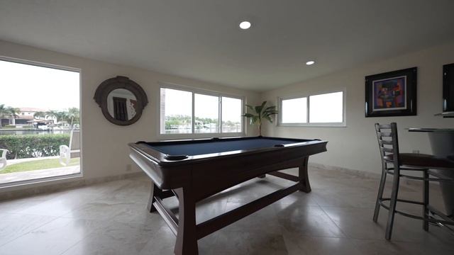 699 34th Ave NE, St Petersburg, FL 33704 смотреть онлайн