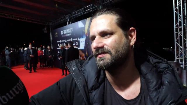 Adam Bousdoukos bei der Premiere von Fatih Akins Film "Aus dem Nichts" смотреть онлайн