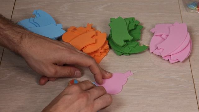Игра для детей от 3-4 лет для развития мелкой моторики - Весёлые змейки смотреть онлайн