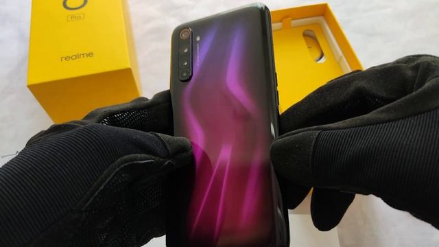 Realme 6 Pro "Lighting Red"-Unboxing смотреть онлайн