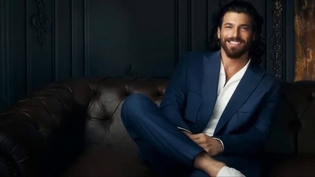 Shock.. Chi è La Misteriosa Bionda Accanto A Can Yaman?