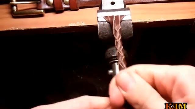 Два вида плетения из четырех полос кожи.КДМ Булат.