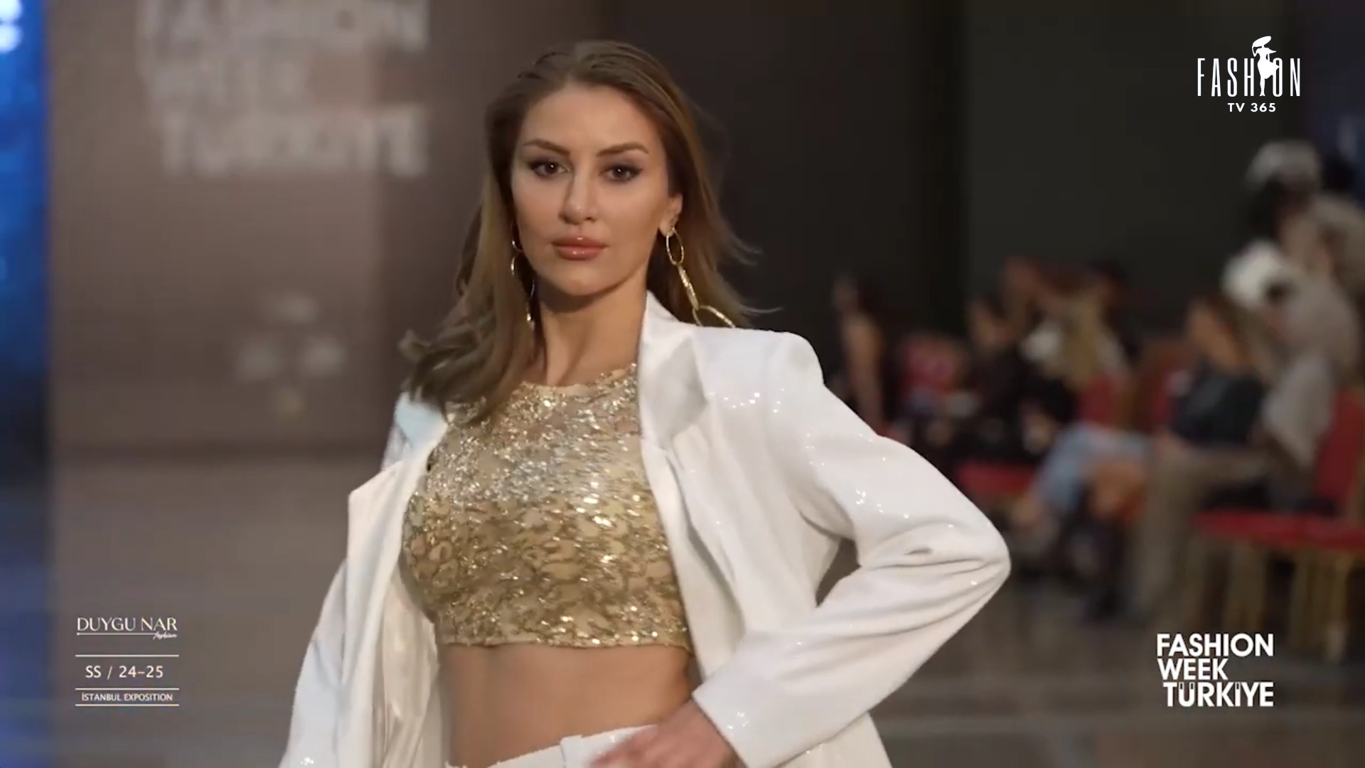 DUYGU NAR - TRFW 2024 - показ в Стамбуле.