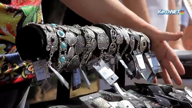 В День рождения Керчи устроили ярмарку мастеров смотреть онлайн