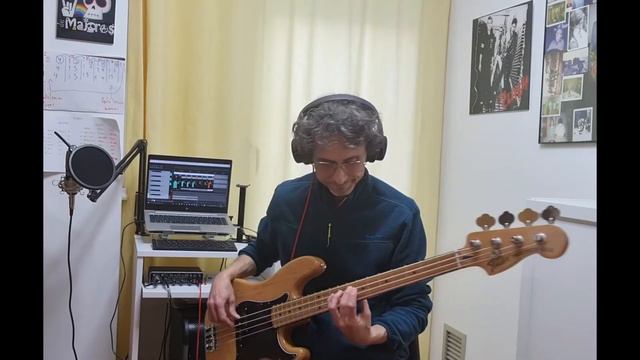 Time is running out -MUSE- Bass Cover смотреть онлайн