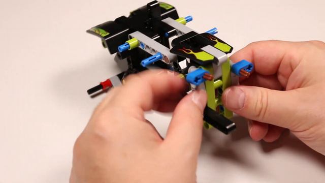 LEGO Technic 42118 MONSTER Jam Grave Digger Speed Build смотреть онлайн