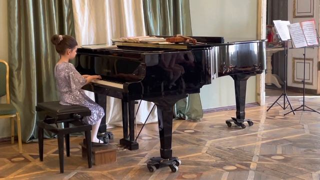 А.Ф. Гедике «Танец», исполняет Азаренко Ксюша, 6 лет. Дом Кочневой, Санкт-Петербург смотреть онлайн