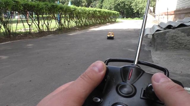 МАШИНКА НА РАДИОУПРАВЛЕНИИ - ДВЕРИ ОТКРЫВАЮТСЯ С ПУЛЬТА | RC Cars смотреть онлайн