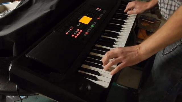 This Masquerade - KORG EK50 смотреть онлайн