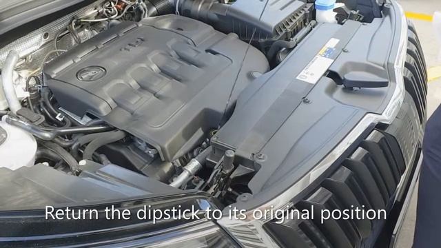 How To: Škoda Check the Oil Level смотреть онлайн
