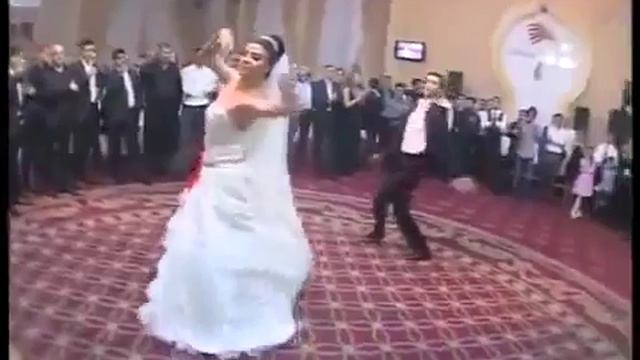 Кавказский Красивый танец жениха и невесты! смотреть онлайн