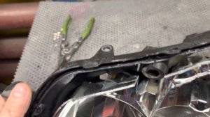 Разбор фары Subaru Forester/ чистка и устранение запотевания. Показываю просадку герметика. До/Посл