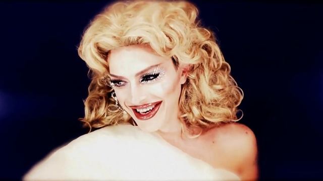 Блонди Бонд приглашение к Джей смотреть онлайн