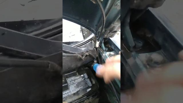 Пыльник тросика капота Ауди 80 смотреть онлайн